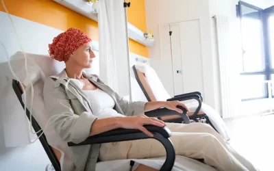 Doctor explaining chemotherapy treatment to a cancer patient at an oncology clinic in Pune